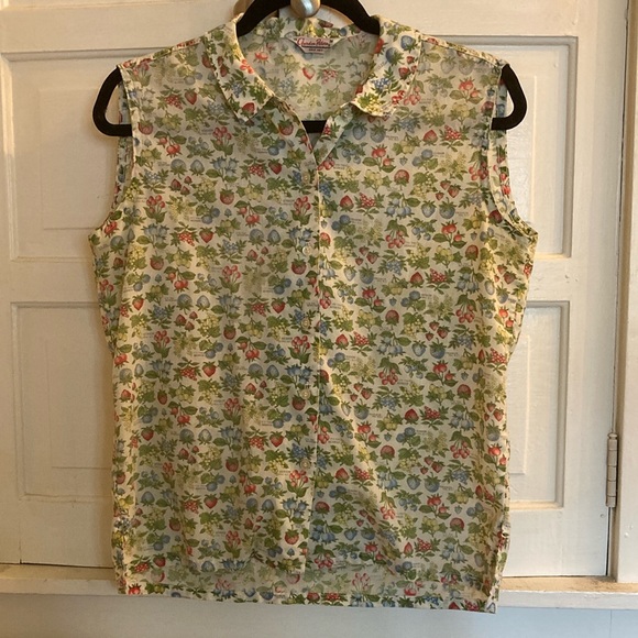 Gordon Peters Tops - Cream Sleeveless Blouse with Peter Pan Collar fruit print vintage